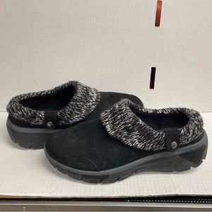 Sketchers Slip on shoes. Women’s size 9.5